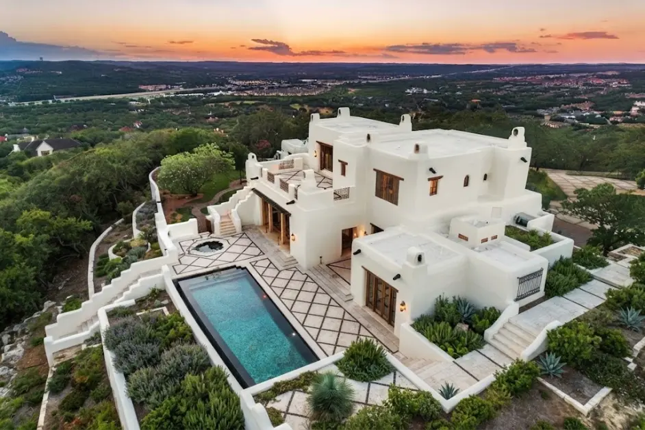 George Strait's former adobe house in San Antonio's Dominion