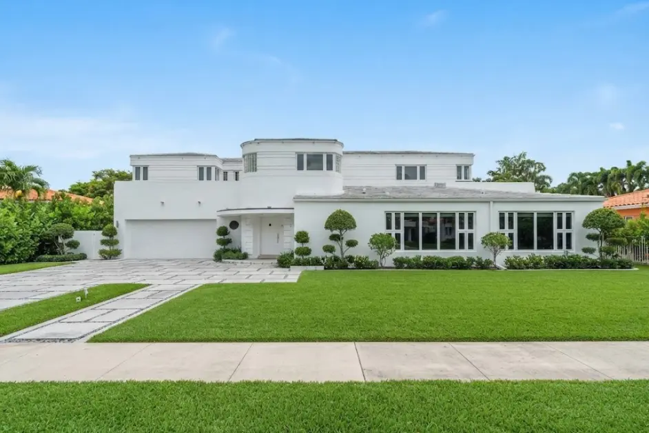 Howard Stern's oceanfront estate in Palm Beach Florida