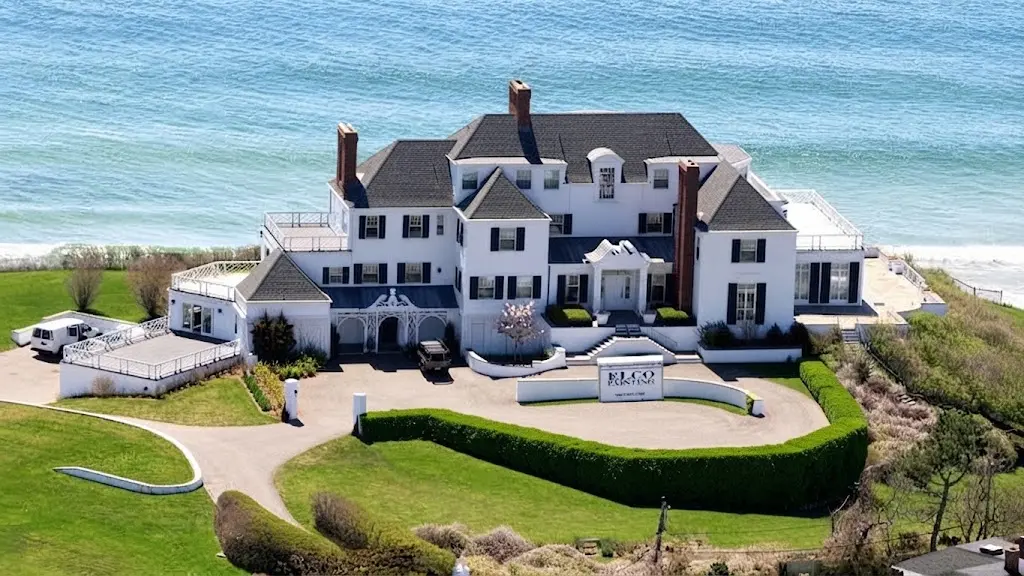 Taylor Swift's oceanfront mansion in Watch Hill Rhode Island